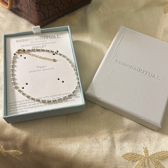 Essential Ritual Pearl & 18K Gold Plate Sterling Silver Adjustable Charm Anklet. - Picture 2 of 5
